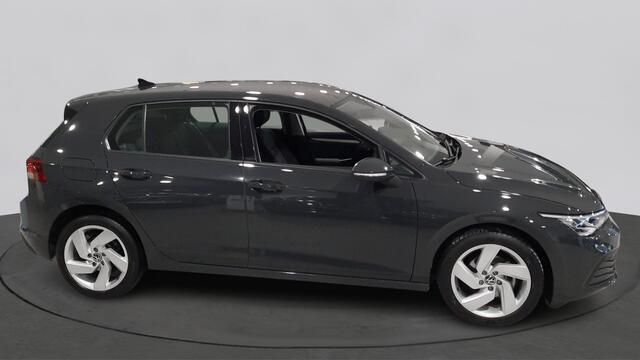 Volkswagen GOLF 1.0 TSI 90pk | 17" lichtmetalen velgen | App Connect