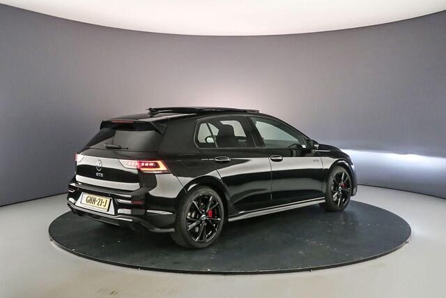 Volkswagen GOLF GTE 1.5 TSI eHybrid 272pk DSG Automaat Black style, Panoramadak, Adaptive cruise control, Lederen bekleding, Achteruitrijcamera, LED matrix koplampen