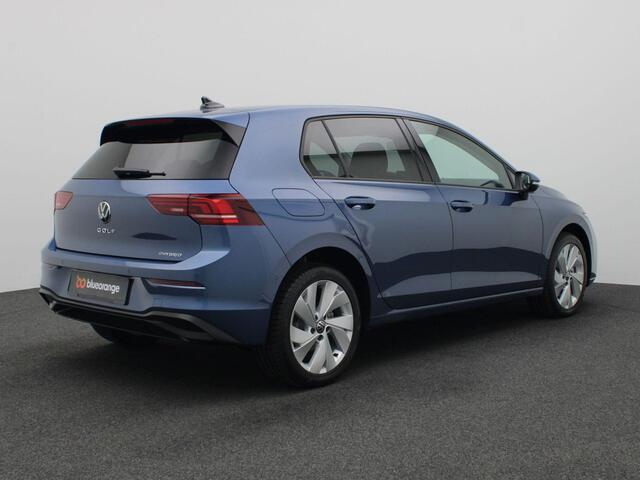 Volkswagen GOLF 1.5 eHybrid Life Edition 204PK DSG Adaptieve Cruise Controle, Navi via Apple Carplay/Android Auto, Achteruitrijcamera, Stoel-Stuurverwarming, Keyless, 17" LM Velgen