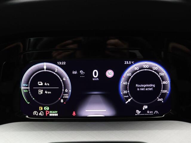 Volkswagen GOLF 1.5 eHybrid Life Edition 204PK DSG Adaptieve Cruise Controle, Navi via Apple Carplay/Android Auto, Achteruitrijcamera, Stoel-Stuurverwarming, Keyless, 17" LM Velgen