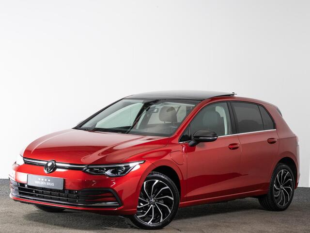 Volkswagen GOLF 1.4 TSI 204 PK DSG eHybrid Style | LED IQ | Panoramadak | Stoelverwarming | Travel Assist | Achteruitrijcamera |