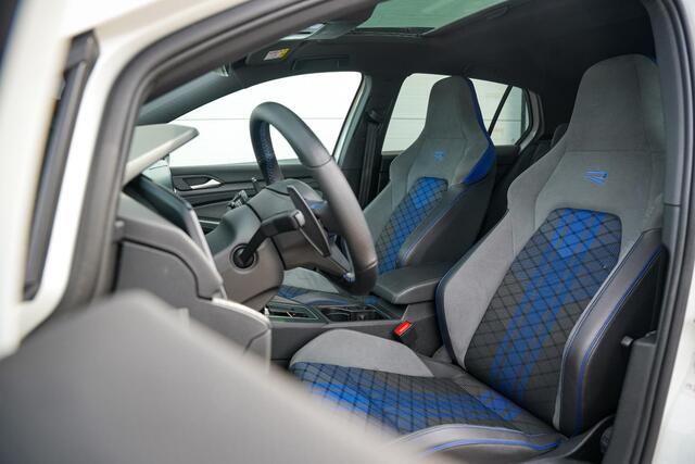 Volkswagen GOLF 2.0 TSI R 4Motion Panodak Maxton Camera DAB+ ACC Decat Dode Hoek Stuurverw. Alcantara