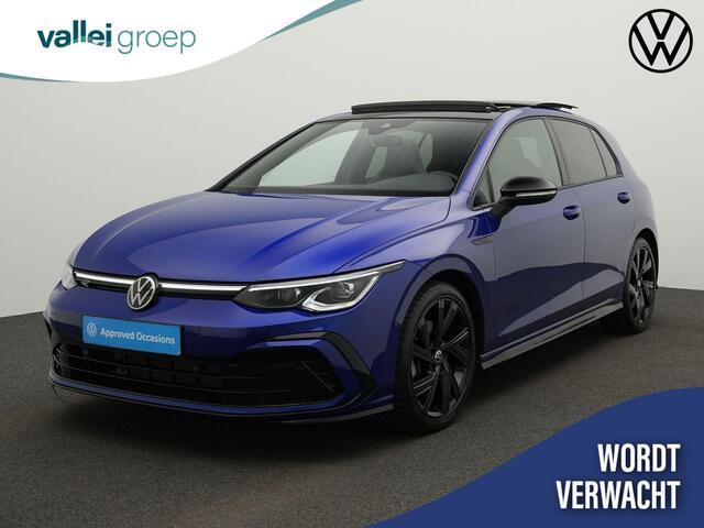 Volkswagen GOLF R-Line 1.5 eTSI 150 pk DSG | Panoramadak | Adaptief onderstel | IQ Light | Stuur-/stoelverwarming | Achteruitrijcamera | Navigatie