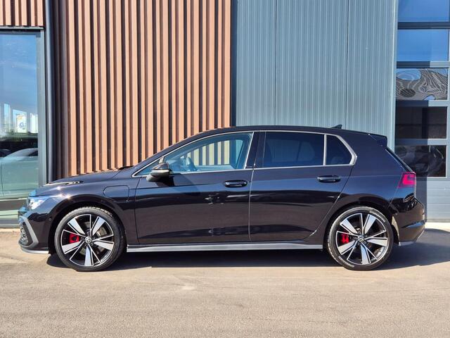 Volkswagen GOLF 1.4 eHybrid GTE 245pk | IQ light | Camera | 18'' | Stuur- stoelverwarm.