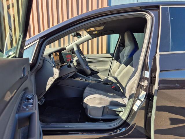 Volkswagen GOLF 1.4 eHybrid GTE 245pk | IQ light | Camera | 18'' | Stuur- stoelverwarm.