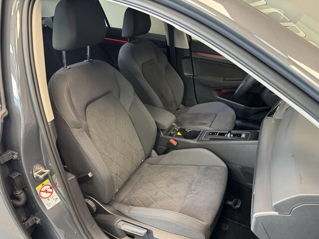 Volkswagen GOLF 1.4 eHybrid Style Camera/Navi/Cruise/Dodehoek-detectie