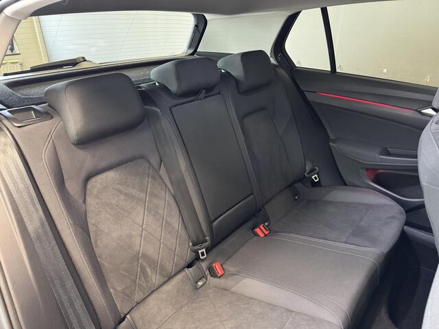 Volkswagen GOLF 1.4 eHybrid Style Camera/Navi/Cruise/Dodehoek-detectie