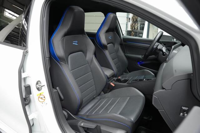 Volkswagen GOLF 8 R |performance pack|drift|Akra||FULL OPTIONS!|vol leder met memory|stoelventilatie en verwarming|HUD|pano|blind spot|