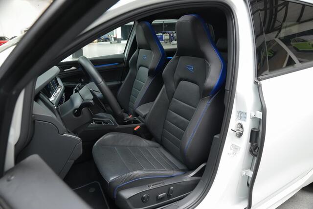 Volkswagen GOLF 8 R |performance pack|drift|Akra||FULL OPTIONS!|vol leder met memory|stoelventilatie en verwarming|HUD|pano|blind spot|