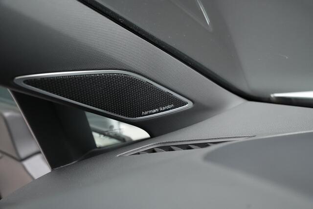 Volkswagen GOLF 8 R |performance pack|drift|Akra||FULL OPTIONS!|vol leder met memory|stoelventilatie en verwarming|HUD|pano|blind spot|