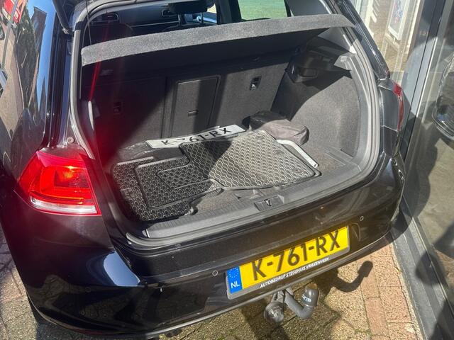 Volkswagen GOLF 1.4 TSI Highline / Xenon / Massage / Cruise