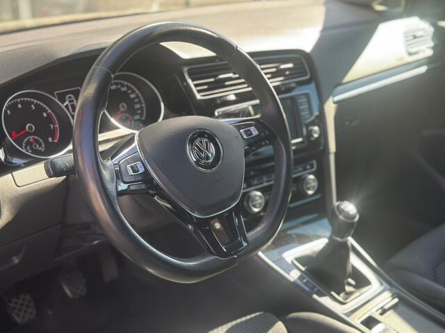 Volkswagen GOLF 1.4 TSI Highline / Xenon / Massage / Cruise