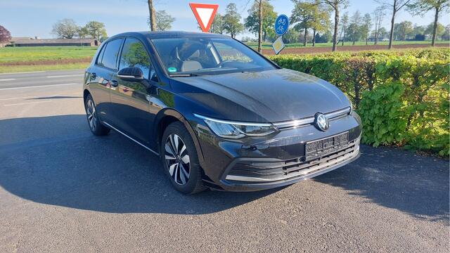 Volkswagen GOLF 1.5 eHybrid Move 27049 KM CLIMA/NAVI/PANO/DSG BJ 2023