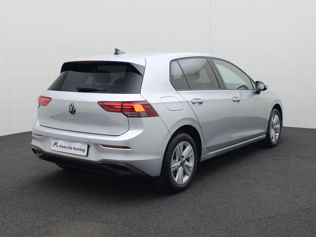 Volkswagen GOLF 1.5eTSI/130PK Life DSG · Camera + Parkeersensoren · Lane assist · Stoel- & stuurverwarming Garantie tot juli 2028 of 100000km