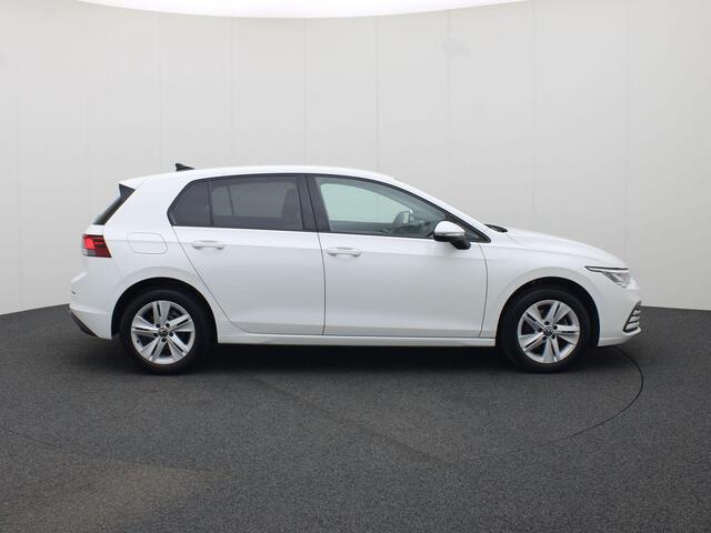 Volkswagen GOLF 1.5 TSI 130PK Life DSG automaat · App connect · Camera + Parkeersensoren · Stoel- & stuurverwarming · Garantie tot juli 2028 of 100000km