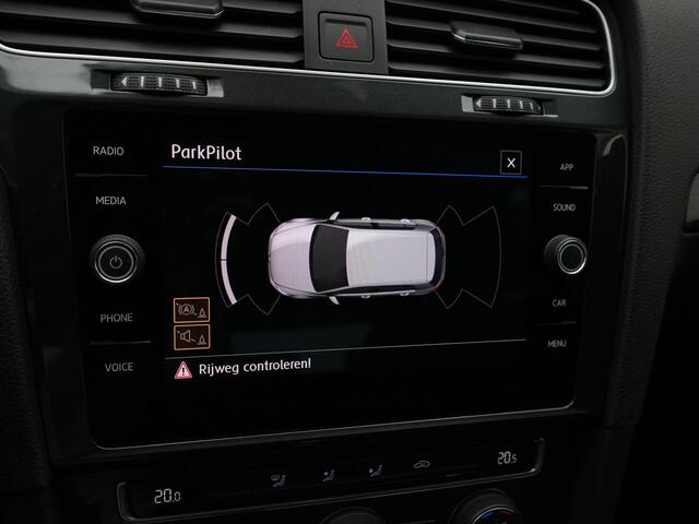Volkswagen GOLF 1.5 TSI 130 pk DSG Comfortline | Parkeersensoren voor/achter | Adaptive Cruise | Apple Carplay / Android Auto
