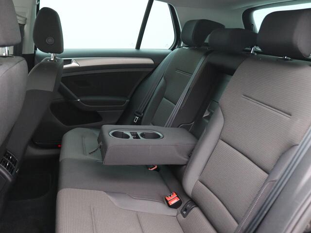 Volkswagen GOLF 1.4 TSI Business Edition Connected 125PK DSG Navigatie, Cruise Controle, Clima, Parkeersensoren voor en achter, Trekhaak, 17" LM Velgen