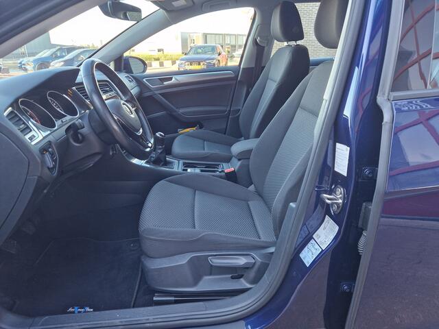 Volkswagen GOLF 1.0 TSI Trendline 12 MND BOVAG GAR | NAVI | ECC | LMV 16" | PDC V+A | APPLE CARPLAY