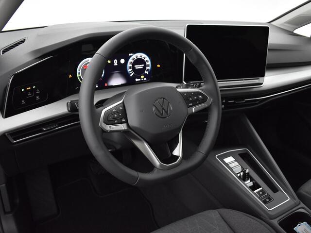 Volkswagen GOLF Life Edition 1.5 eHybrid 204 pk 6 versn. DSG · Trekhaak, elektrisch inklapbaar · MEGA SALE