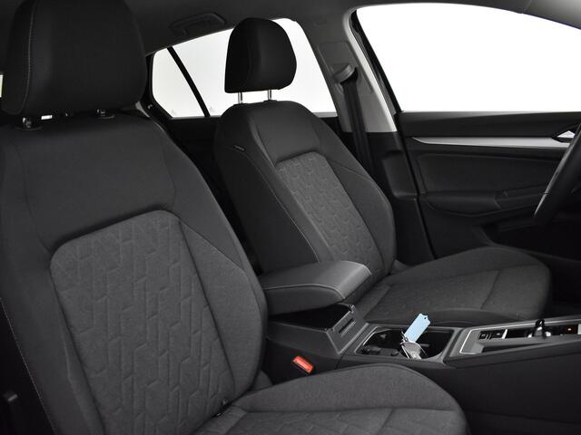 Volkswagen GOLF Life Edition 1.5 eHybrid 204 pk 6 versn. DSG · Trekhaak, elektrisch inklapbaar · MEGA SALE