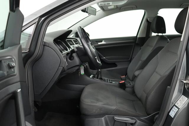 Volkswagen GOLF 1.0 TSI Comfortline | Carplay | Navigatie | Adaptive cruise | Climate control | PDC | Bluetooth | Comfortstoelen | LED