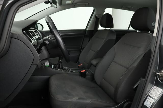 Volkswagen GOLF 1.0 TSI Comfortline | Carplay | Navigatie | Adaptive cruise | Climate control | PDC | Bluetooth | Comfortstoelen | LED
