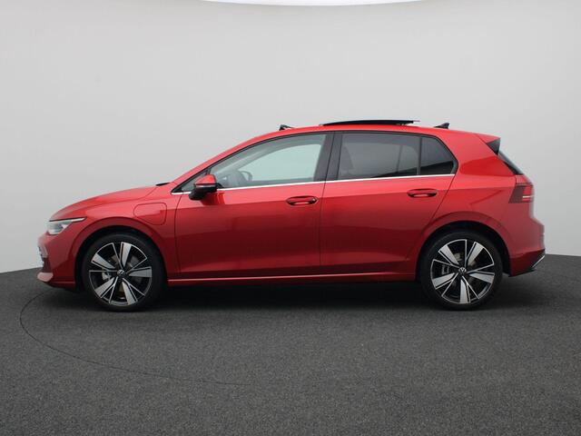 Volkswagen GOLF 1.5 eHybrid Style Edition 204PK DSG Pano-Schuifdak, Adaptieve Cruise Controle, Side Assist, Navi via Apple Carplay/Android Auto, 360gr. Camera, Stoel-Stuurverwarming, Memorystoel, 18" LM Velgen