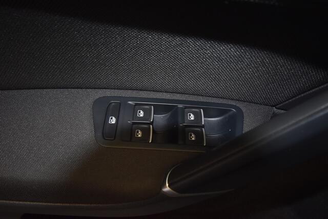 Volkswagen GOLF 2.0 TDI GTD , TREKHAAK , A UITRIJ CAM ,PDC V+A , VIRTUAL COCKPIT , LMV19 ,