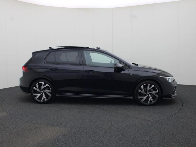 Volkswagen GOLF 1.5eTSI/150PK R-Line Blackstyle DSG · Panoramadak · Navigatie · Camera + Parkeersensoren · Garantie tot mei 2026