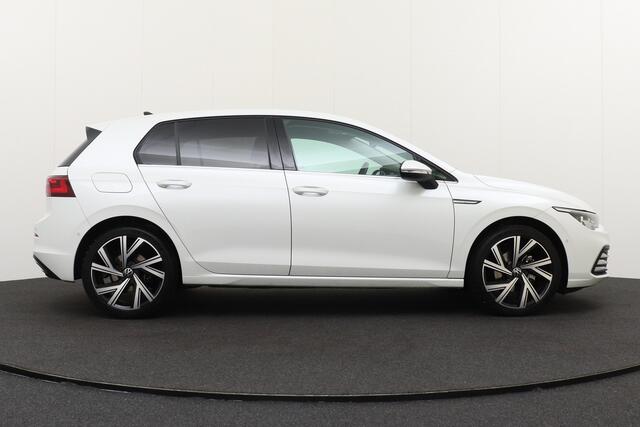 Volkswagen GOLF 1.5 150 PK Aut. eTSI Style Massage Memory Dodehoek IQ.Light