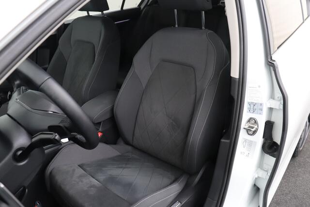 Volkswagen GOLF 1.5 150 PK Aut. eTSI Style Massage Memory Dodehoek IQ.Light