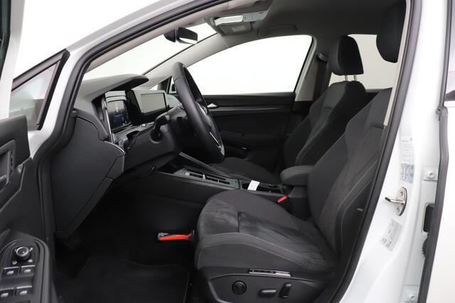 Volkswagen GOLF 1.5 150 PK Aut. eTSI Style Massage Memory Dodehoek IQ.Light