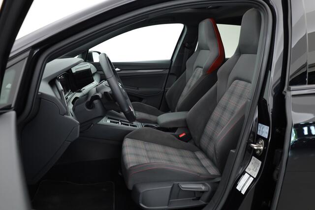 Volkswagen GOLF 2.0 TSI GTI | Pano | Camera | Stoel-Stuurverw. | IQ. Light | Apple CarPlay |