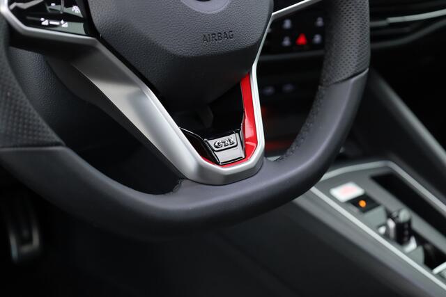 Volkswagen GOLF 2.0 TSI GTI | Pano | Camera | Stoel-Stuurverw. | IQ. Light | Apple CarPlay |