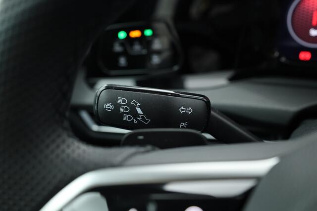 Volkswagen GOLF 2.0 TSI GTI | Pano | Camera | Stoel-Stuurverw. | IQ. Light | Apple CarPlay |
