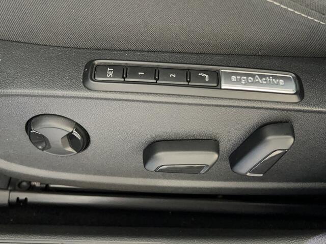Volkswagen GOLF 1.4 eHybrid Style | 17" LMV | Carplay | PDC | Winter Pack