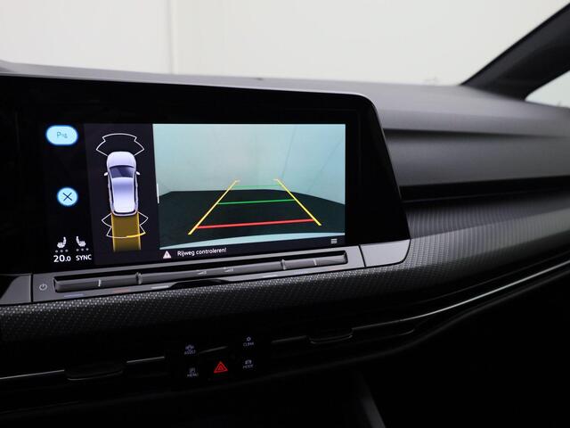 Volkswagen GOLF 1.5TSI/130PK R Line Blackstyle · Panoramadak · Navigatie · Camera + Parkeersensoren
