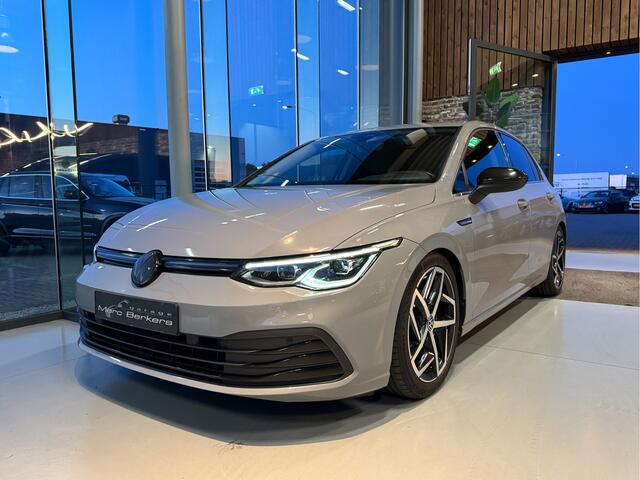 Volkswagen GOLF 1.5 eTSI R-Line HUD, comfortstoelen, memory, camera, BTW incl.