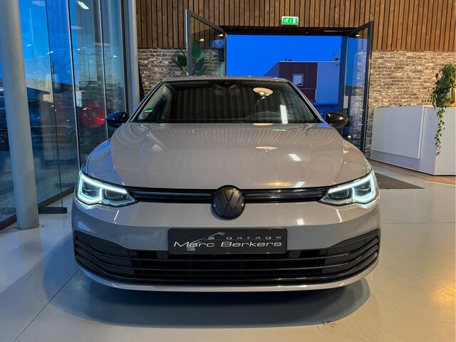 Volkswagen GOLF 1.5 eTSI R-Line HUD, comfortstoelen, memory, camera, BTW incl.