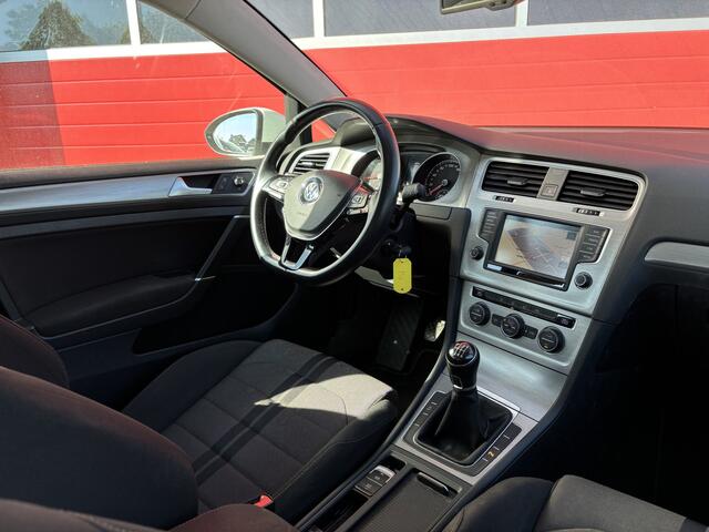 Volkswagen GOLF 1.0 TSI Business Edition Connected CAMERA / NAVI / CLIMA / PDC / BLUETOOTH / CRUISE / DAB+ / NL-AUTO