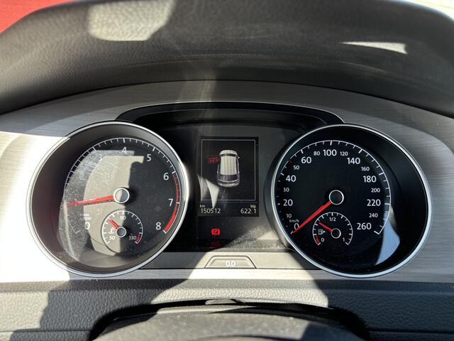 Volkswagen GOLF 1.0 TSI Business Edition Connected CAMERA / NAVI / CLIMA / PDC / BLUETOOTH / CRUISE / DAB+ / NL-AUTO