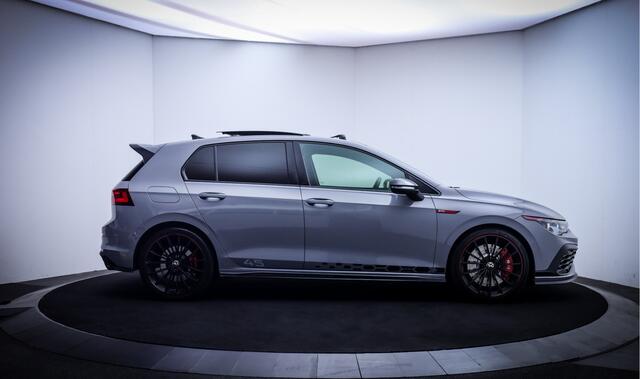 Volkswagen GOLF 2.0T DSG GTI CLUBSPORT 45 JAHRE EDITION AKRAPOVIC | FULL.LED | DYNAUDIO | ADAPTIEF | PANO | CAMERA | HEAD-UP