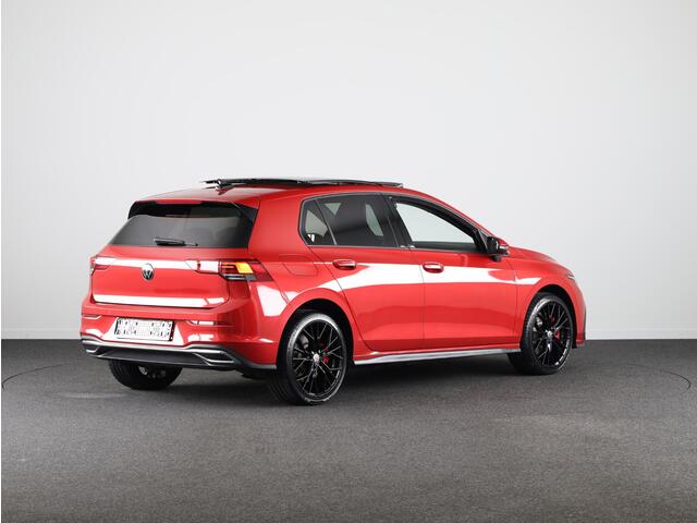 Volkswagen GOLF 1.4 eHybrid GTE 245 pk Automaat (DSG) | Verlengde garantie | Navigatie | Panoramadak | Elektr. trekhaak | Parkeersensoren | Achteruitrijcamera | Stoelverwarming |