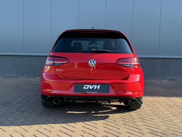 Volkswagen GOLF 2.0 TSI GTI TCR PANO | AKRA | DCC | DYN