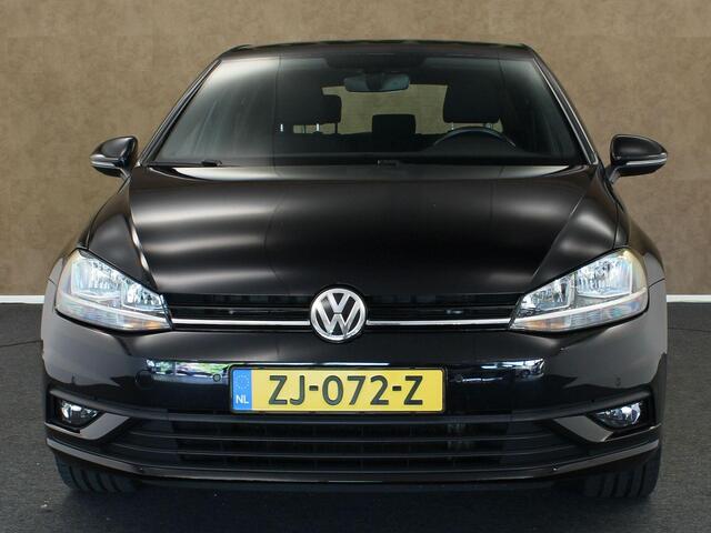 Volkswagen GOLF 1.4 TSI Comfortline - VASTE TREKHAAK (1.400 KG GEREMD TREKGEWICHT) - NAVIGATIE - PARKEERSENSOREN VOOR EN ACHTER - APPLE CARPLAY/ ANDROID AUTO - 19 INCH LICHT METALEN VELGEN - ACHTERUITRIJ CAMERA - CRUISE CONTROL