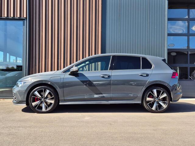 Volkswagen GOLF 1.4 eHybrid GTE 245pk | BTW | LED | Camera | Carplay | Stuur-stoelverwarm.