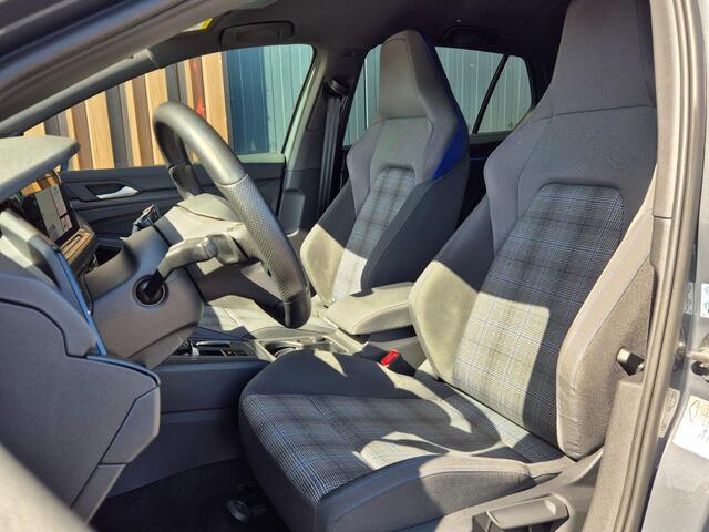 Volkswagen GOLF 1.4 eHybrid GTE 245pk | BTW | LED | Camera | Carplay | Stuur-stoelverwarm.