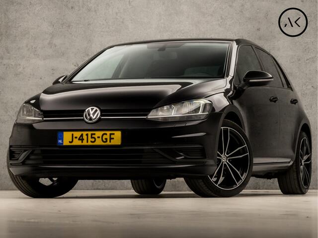 Volkswagen GOLF 1.0 TSI Sportline Automaat (APPLE CARPLAY, CLIMATE, STOELVERWARMING, SPORTSTOELEN, LM VELGEN, GETINT GLAS, CRUISE, NIEUWSTAAT)