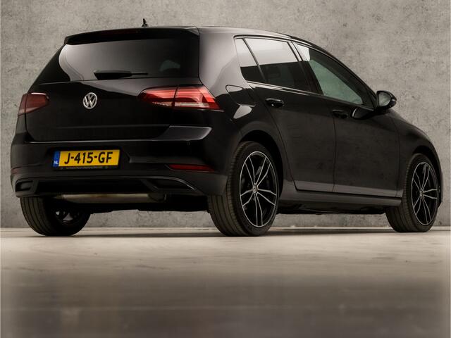 Volkswagen GOLF 1.0 TSI Sportline Automaat (APPLE CARPLAY, CLIMATE, STOELVERWARMING, SPORTSTOELEN, LM VELGEN, GETINT GLAS, CRUISE, NIEUWSTAAT)