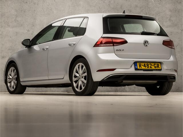 Volkswagen GOLF 1.5 TSI Sportline 150Pk Automaat (APPLE CARPLAY, GROOT NAVI, KEYLESS, ADAPTIVE CRUISE, SPORTSTOELEN, CAMERA, DAB+, PARKEERSENSOREN, NIEUWSTAAT)